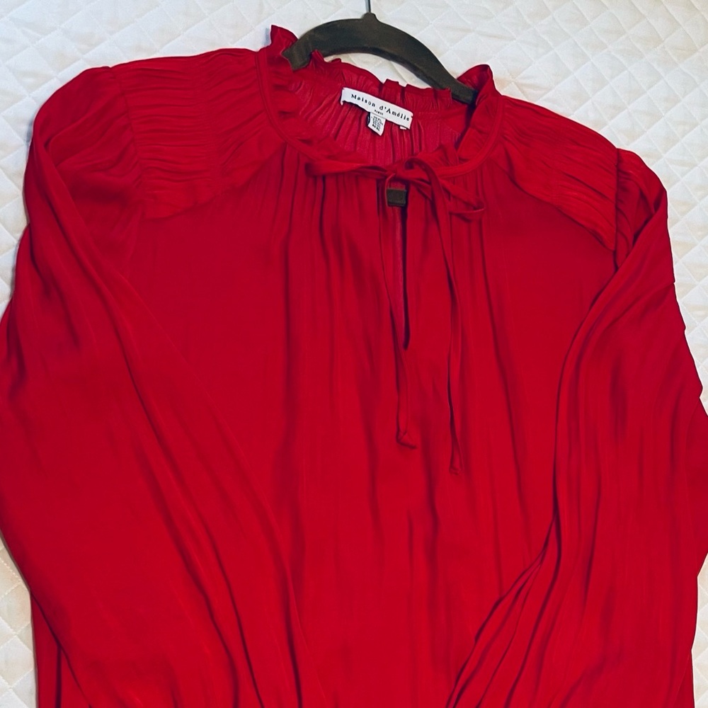 Perfect red shirt, blouse. Size XL lipstick red, long sleeves.